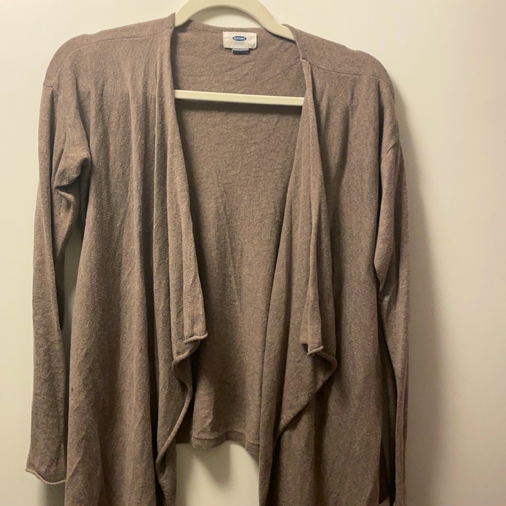 Light cardigan. Brown/gray color